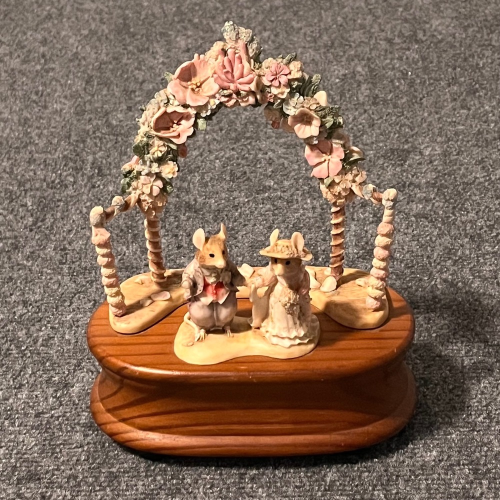 Vintage Brambly Hedge Enesco Mouse Wedding Music Box 1988 Jill Barklem 513767